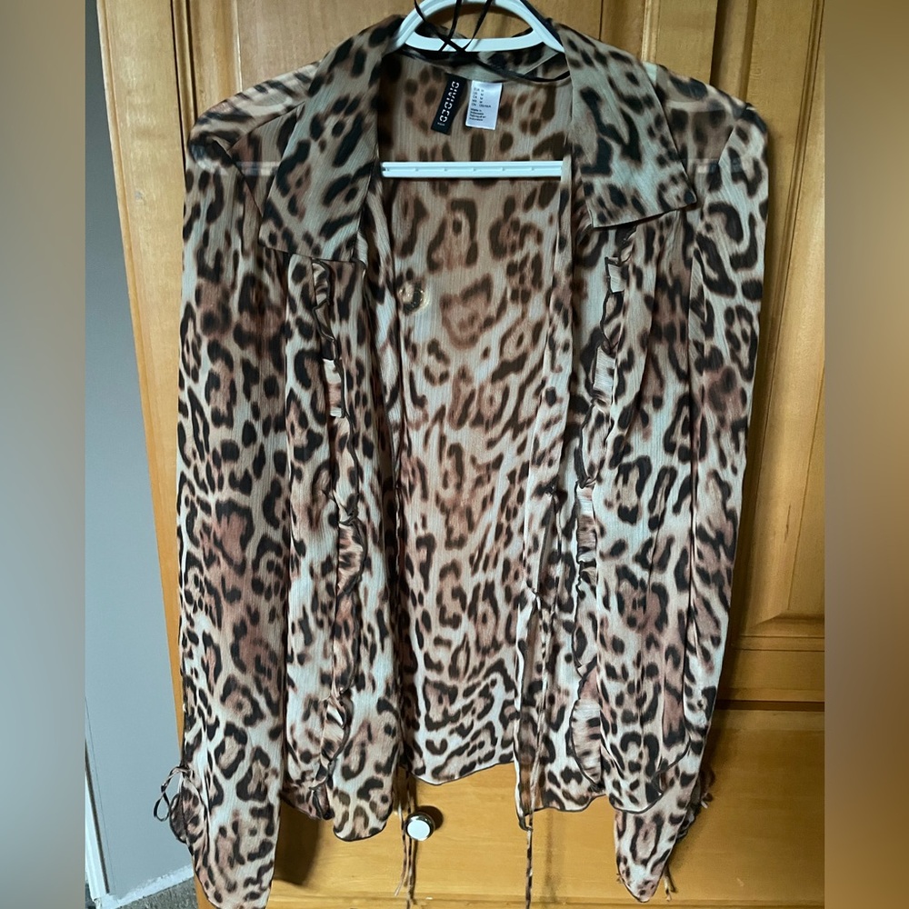 Divided H&M Leopard Print Blouse Women’s Medium